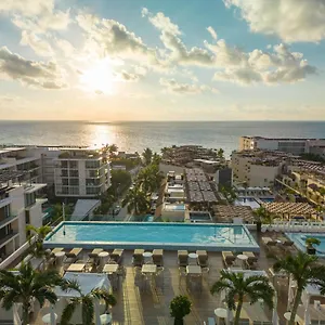 The Reef 28 & (adults Only) מלון